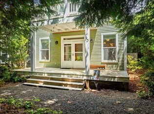 93 Oceanview St, Depoe Bay, OR 97341