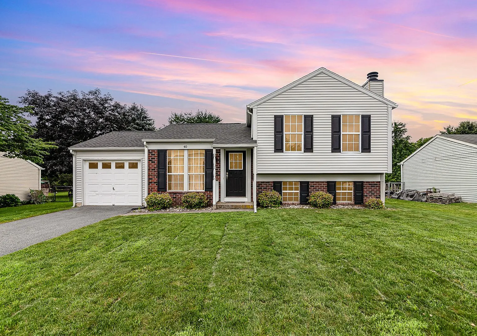 Single Family 3-Bedroom, 2-Bathroom Single Family Home Located in Cumberland Valley School Distri... — Photo 1