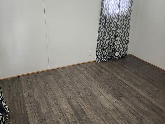 4th image of 1201 8th St NE Trailer 10