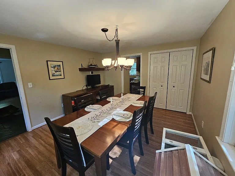11 Laurel Ln — Photo 18