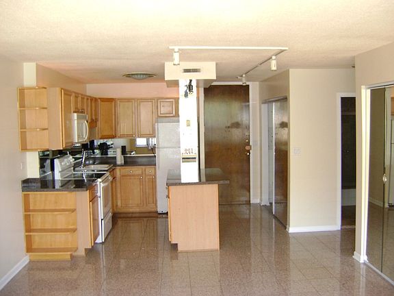 4th image of 5100 N Marine Dr APT 3C