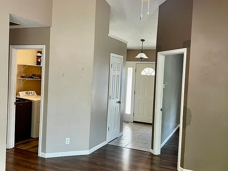 237 Cromwell Ct — Photo 19