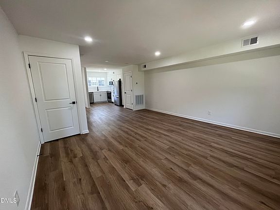 2nd image of 708 Hawes Ct #B