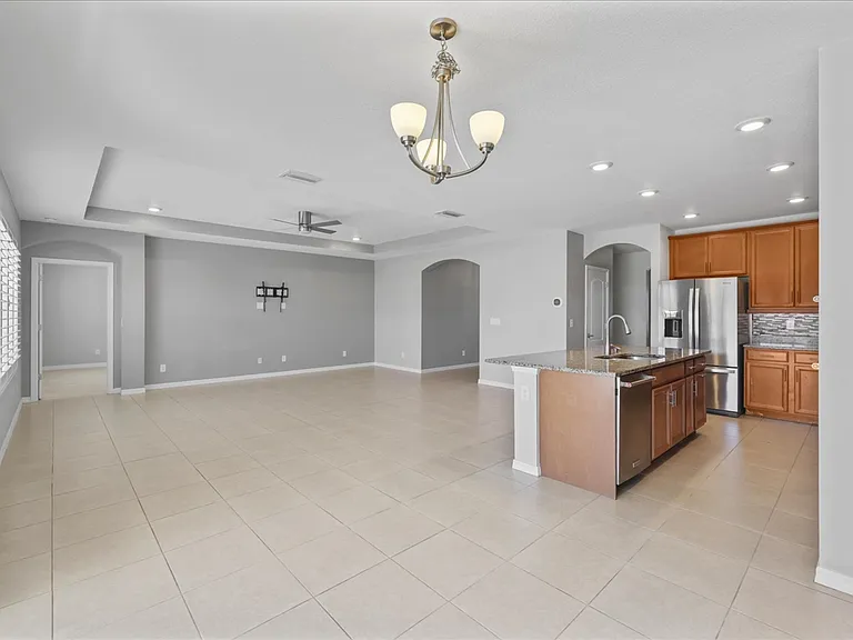 529 SW 26th Terrace Cpe — Photo 6