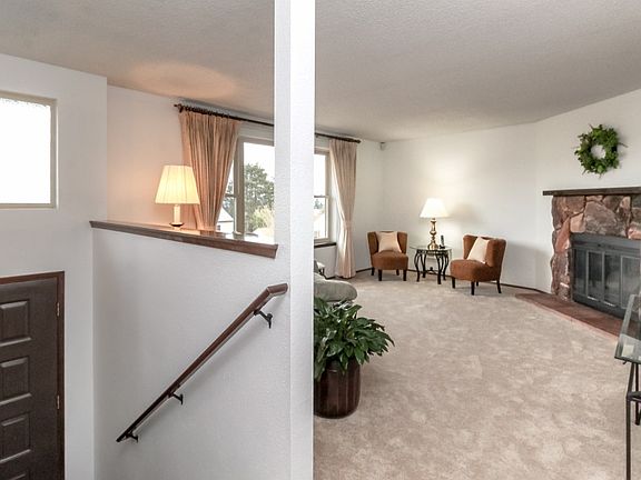 4th image of 6214 N 39th St