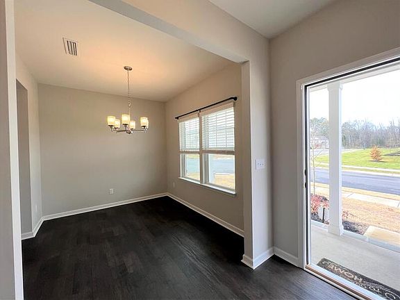 2nd image of 962 Von Buren Blvd