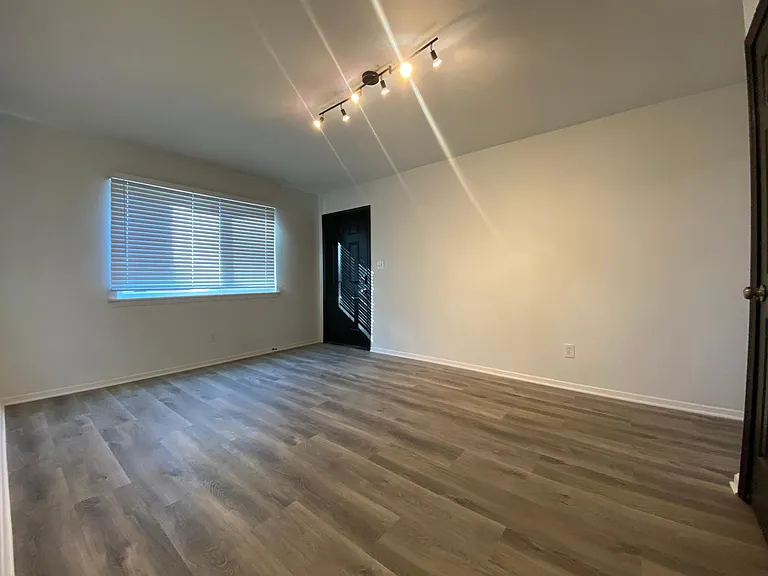 740 Mozley Dr SE #B2 — Photo 5
