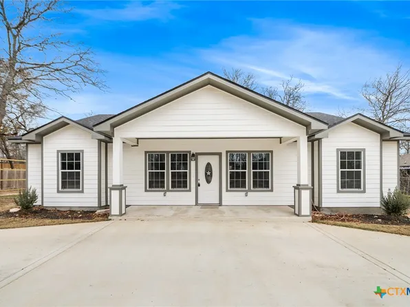 3811 Waterwood Pass Dr, Elmendorf, TX 78112