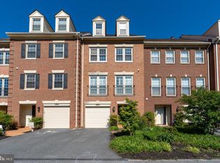3560 S George Mason Dr #16, Alexandria, VA 22302
