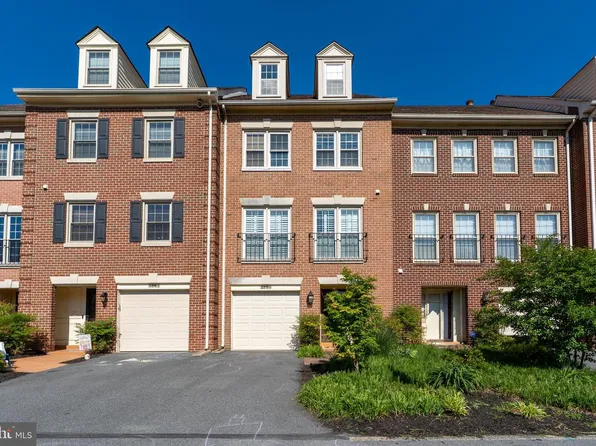 3560 S George Mason Dr #16, Alexandria, VA 22302