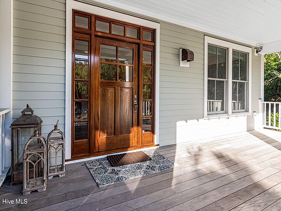 2nd image of 305 SE Beach Drive