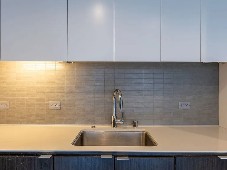 1788 Clay St #404 — Photo 4