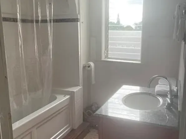 277 NE 82nd St, Miami, FL