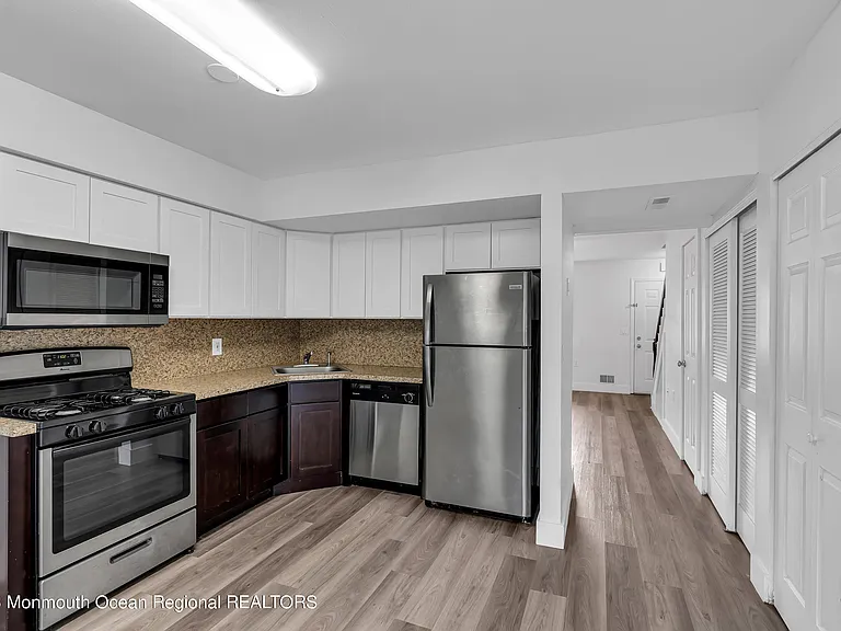 1168 Sawmill Rd #166 — Photo 6