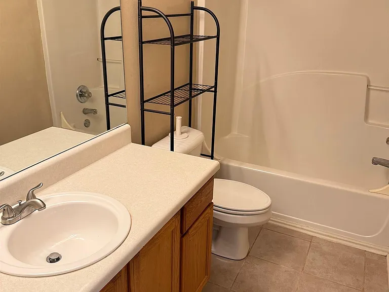 406 Belle Chase Ct S — Photo 3