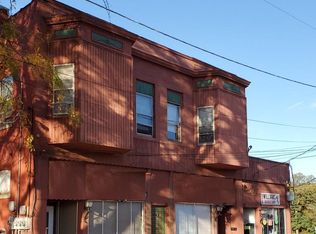 408 E Iroquois St, Freeport, IL 61032