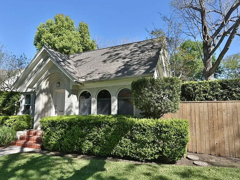 3124 Jarrard St — Photo 2