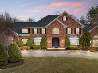 2 Bowling Grn, Colts Neck, NJ 07722