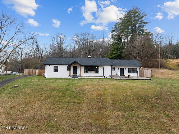3rd image of 448 Woolsey Rd