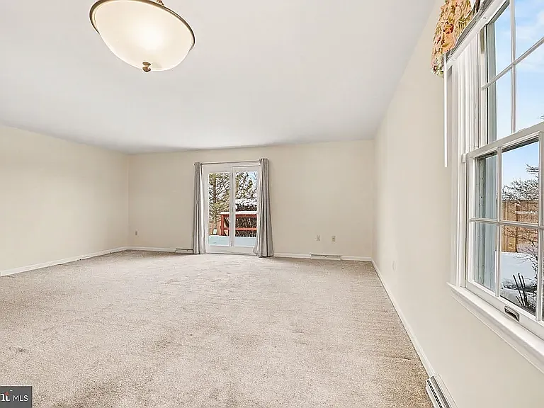 652 Park Ridge Dr — Photo 3