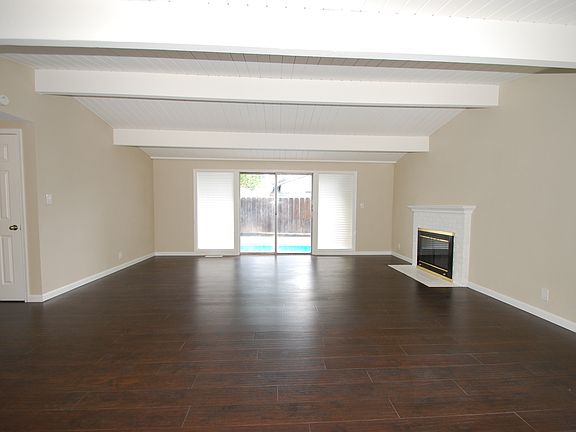 3rd image of 2221 Meadow Ave
