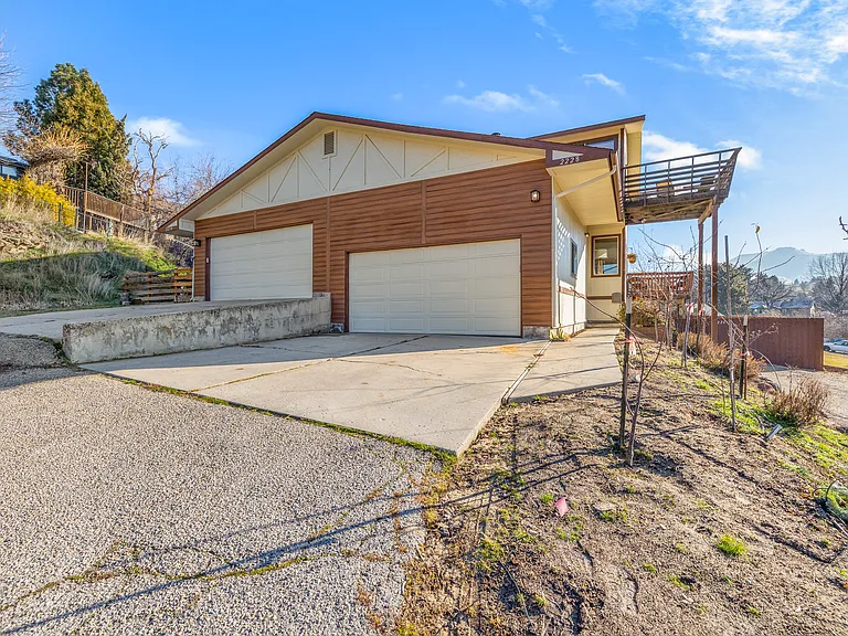 2228 E Roanoke Dr — Photo 4