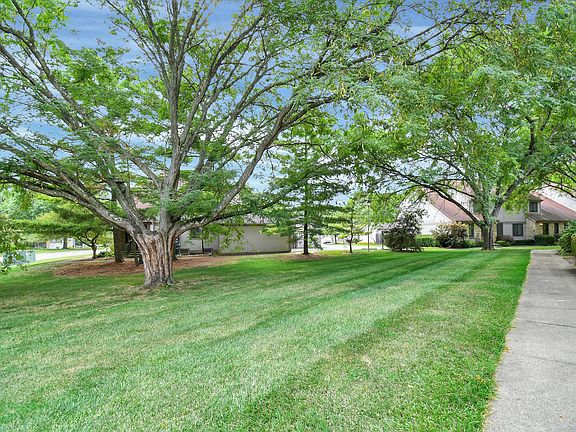 3rd image of 635 Farler Dr #B