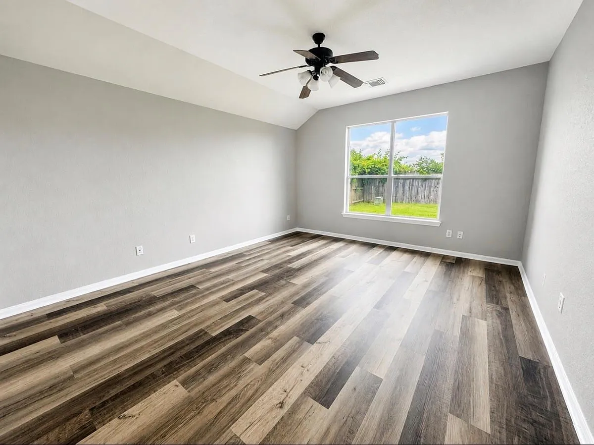 Building Photo - 810 Hollyhock Dr
