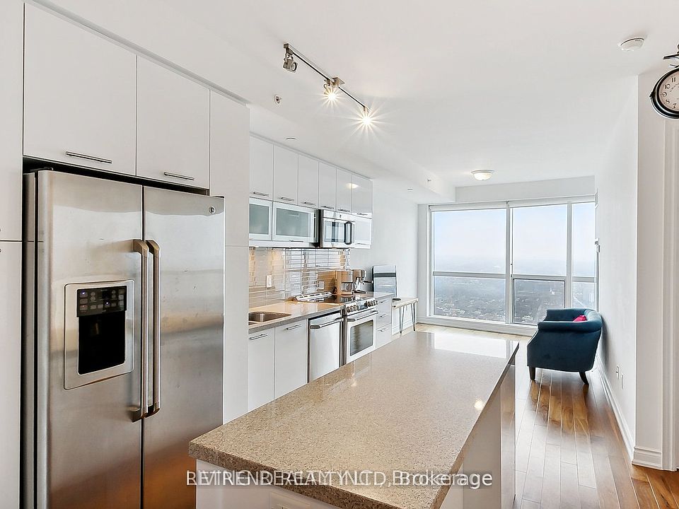 1st image of 388 Yonge St #6505