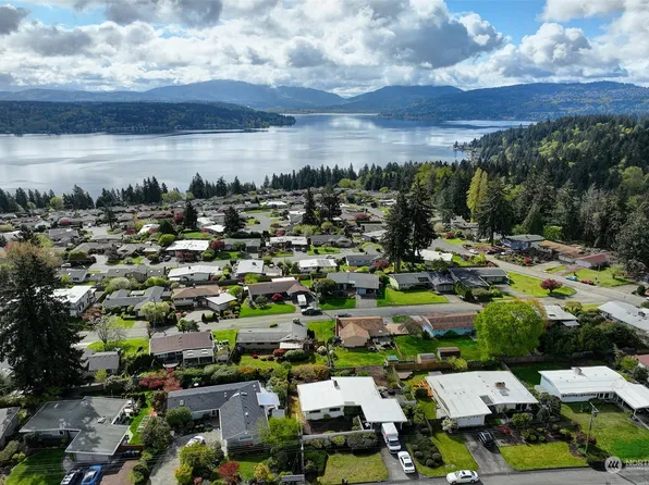16833 NE 6th Street, Bellevue, WA 98008