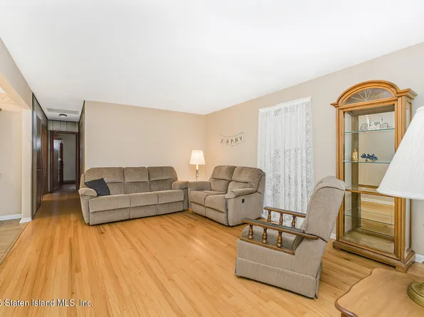 35 Shawnee Street image 8 of 24