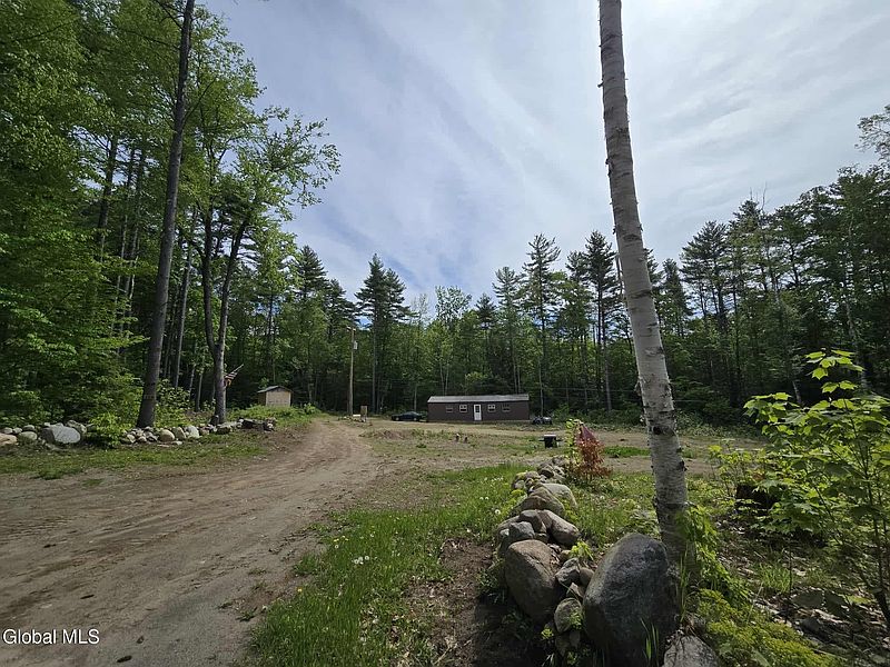 3rd image of 888 Landon Hill Road