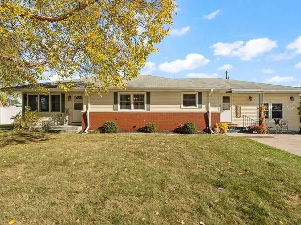 513 Almond St SW, Demotte, IN 46310