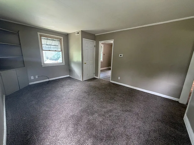4439 Eichelberger Ave — Photo 2