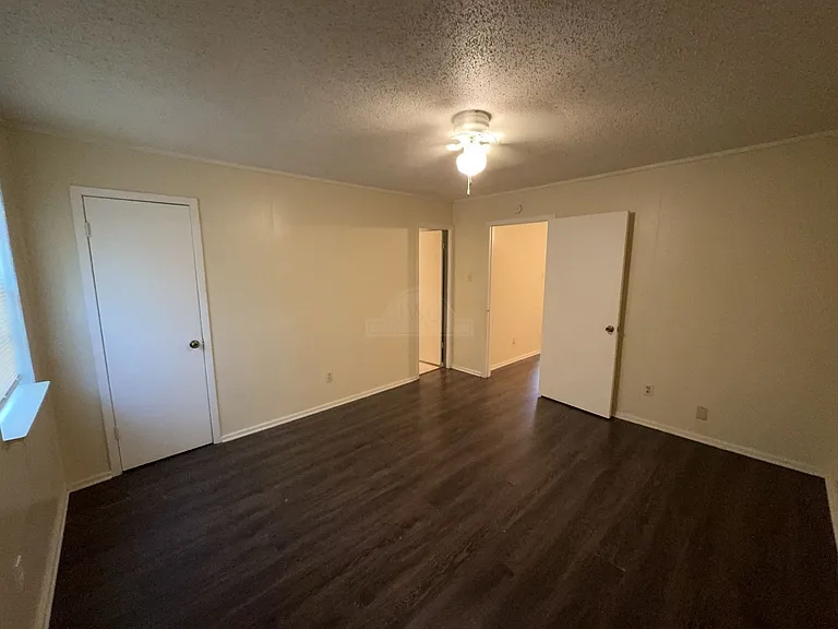 106 W Hoover St, Killeen — Photo 10