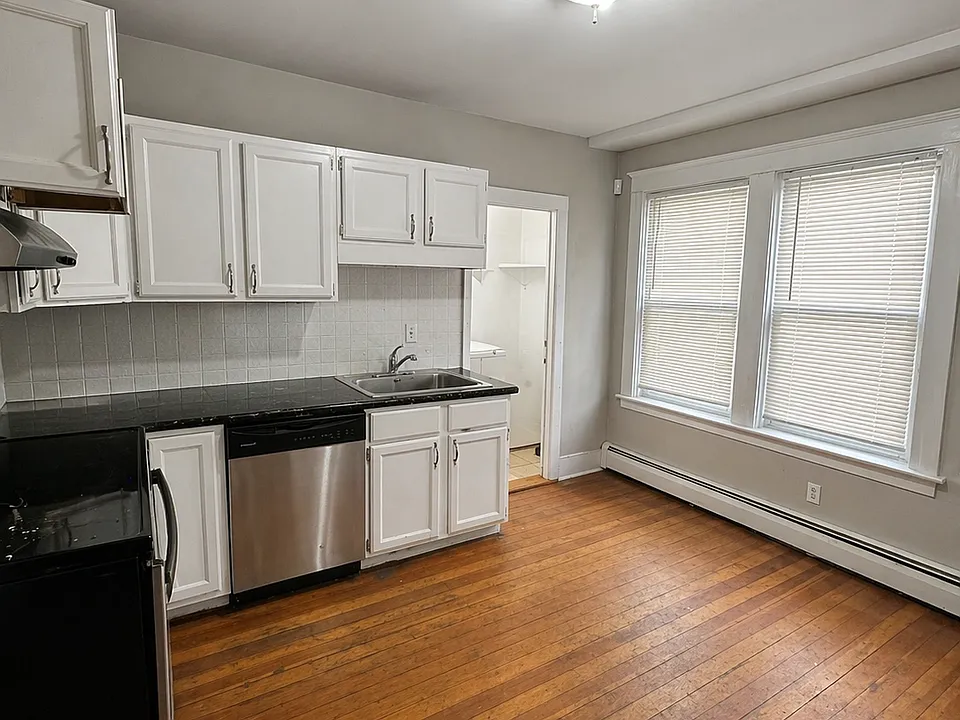 37-39 Pembroke Ave #2