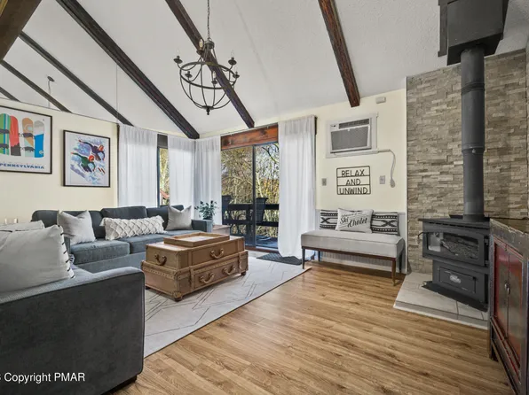 48 Slalom Way, Tannersville, PA 18372