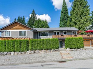 949 Hartford Pl, North Vancouver, BC V7H 2J8