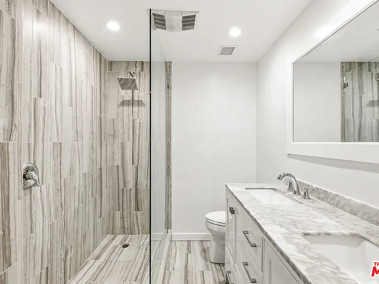 1131 Alta Loma Rd #306 — Photo 17