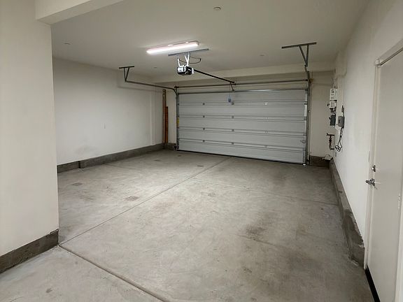4th image of 2622 E Scarlett Ln