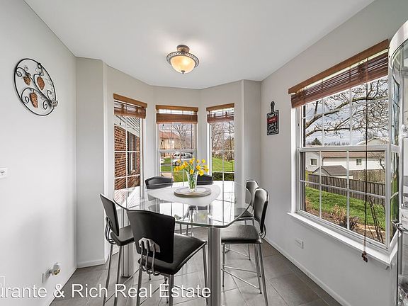 4th image of 255 Green Knoll Ln