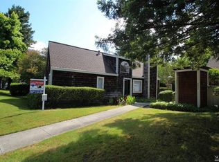 2442 Lakeview Dr, Santa Rosa, CA 95405