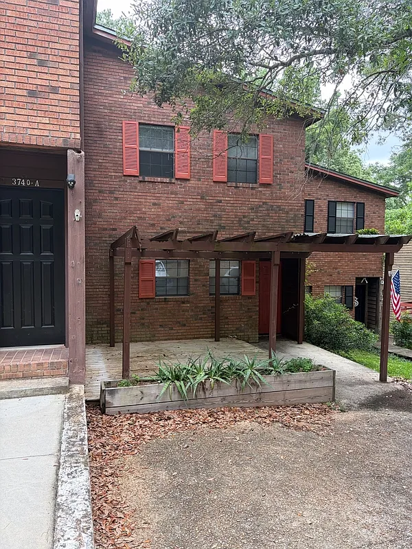 2 bed, 2.5 bath, 1252 sqft, $1,400 — Photo 3
