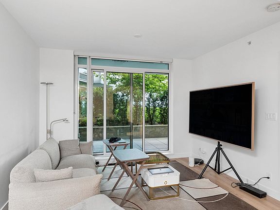 3rd image of 1500 Fern St #305
