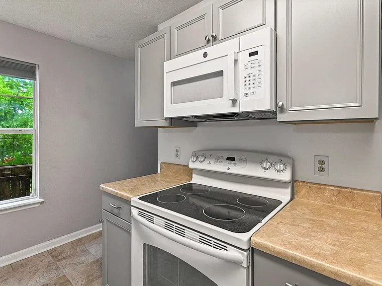 3001 Oak Park Ct #A — Photo 16