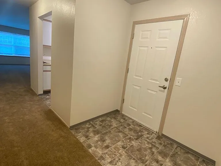 Sunrise Pointe Apartments — Photo 51