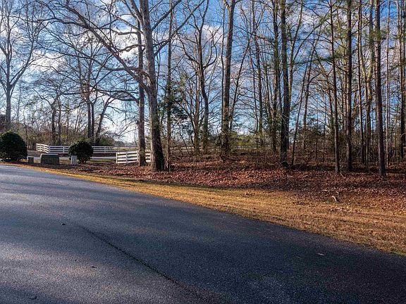 5th image of 101 Fernbank Ln #1