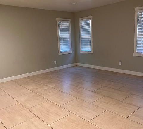 Living Room/Bedroom