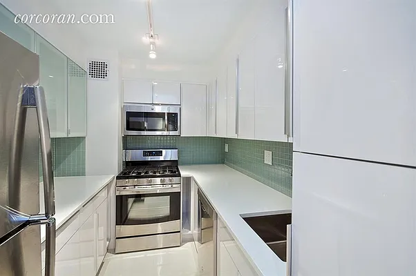 Rented by Corcoran | media 14