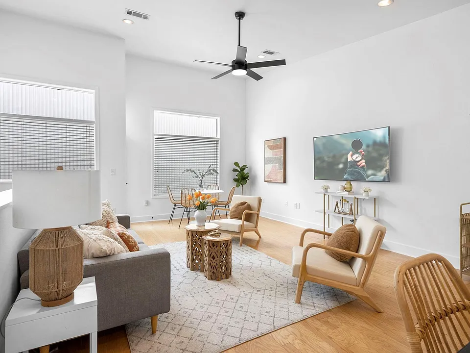 1702 S Lamar Blvd #21